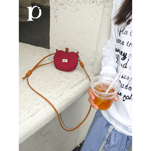 puui原创设计新年迷你斜挎包秋冬圣诞礼物耳机包零钱包可爱ins女