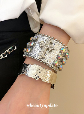 甜酷风皮革镶钻十字架手链个性时