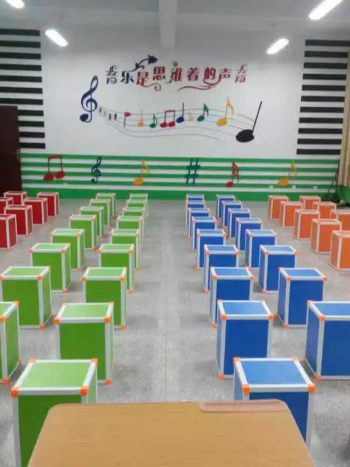 多功能音乐凳舞蹈室凳子加厚六面体凳合唱台学校音乐教室专用凳