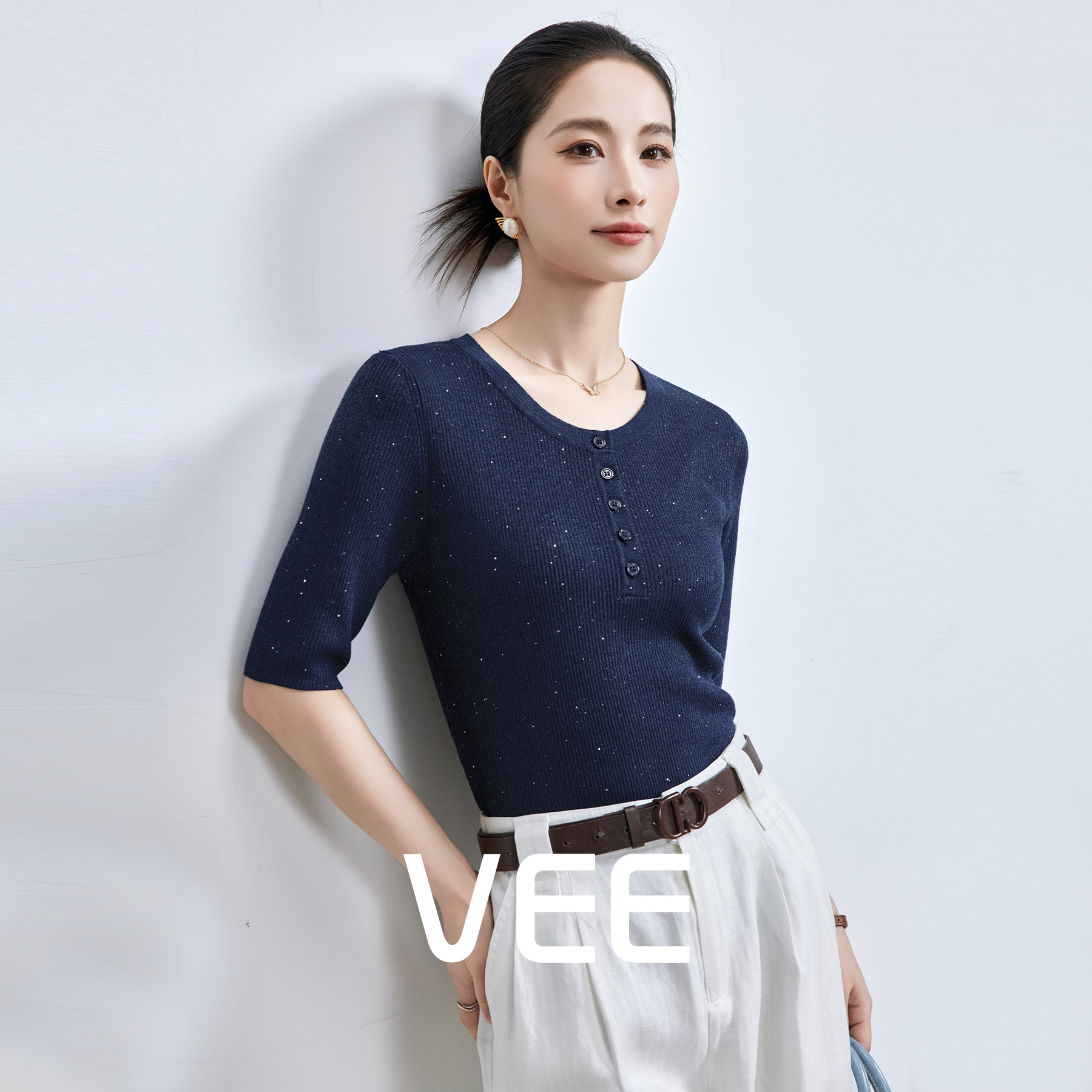 VEE【钻石】纯色坑条针织短袖t恤女2026新款夏季休闲百搭纽扣上衣