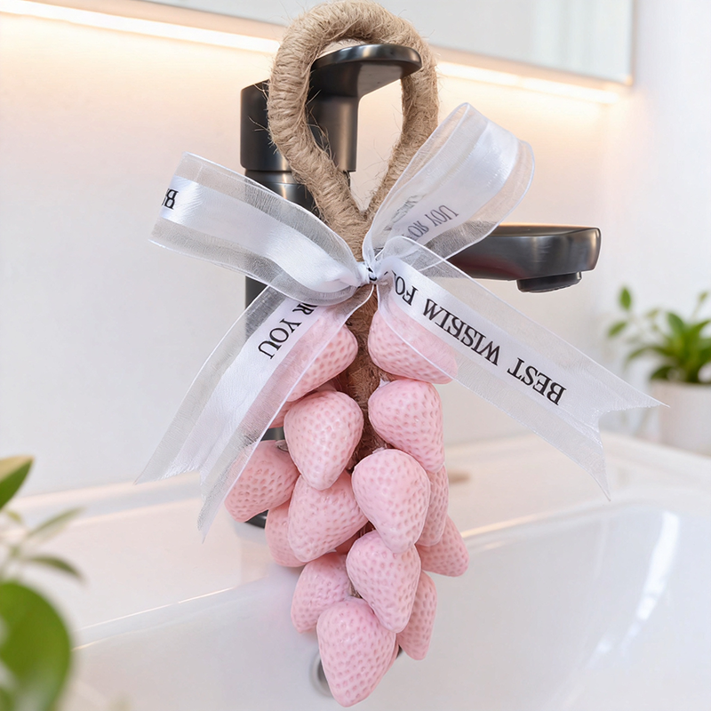 奶油草莓香皂手工香薰精油皂家用持久留香伴手礼物创意高颜值肥皂