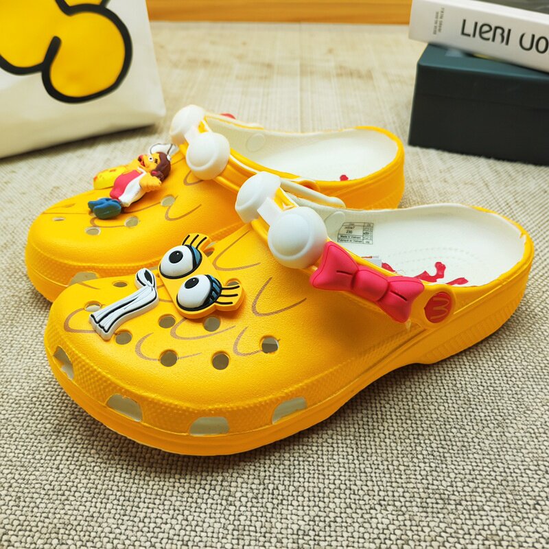 麦当劳联名大鸟姐姐洞洞鞋休闲