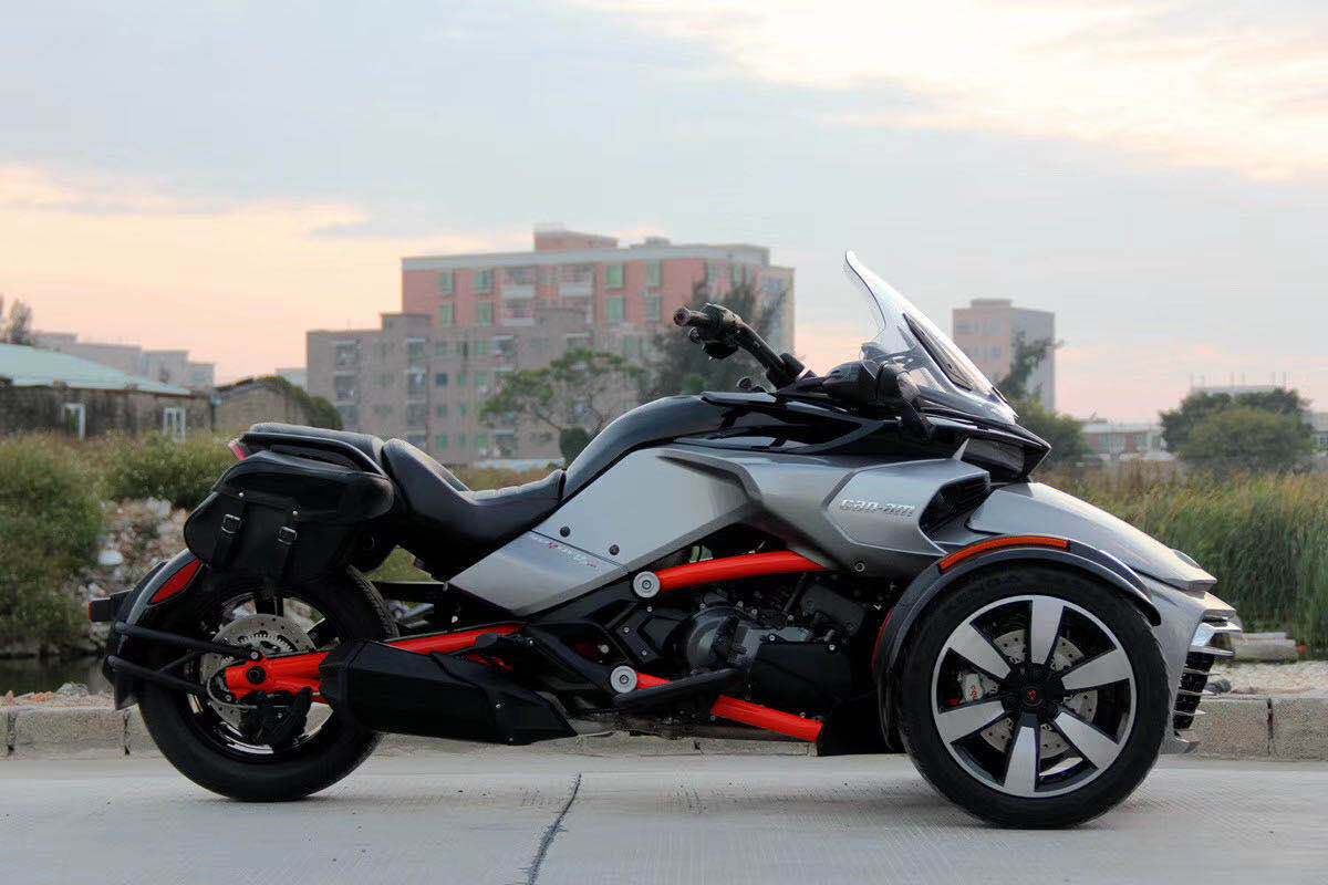 进口庞巴迪f3倒三轮摩托车250越野四轮沙滩车大绵羊长途巡航踏板