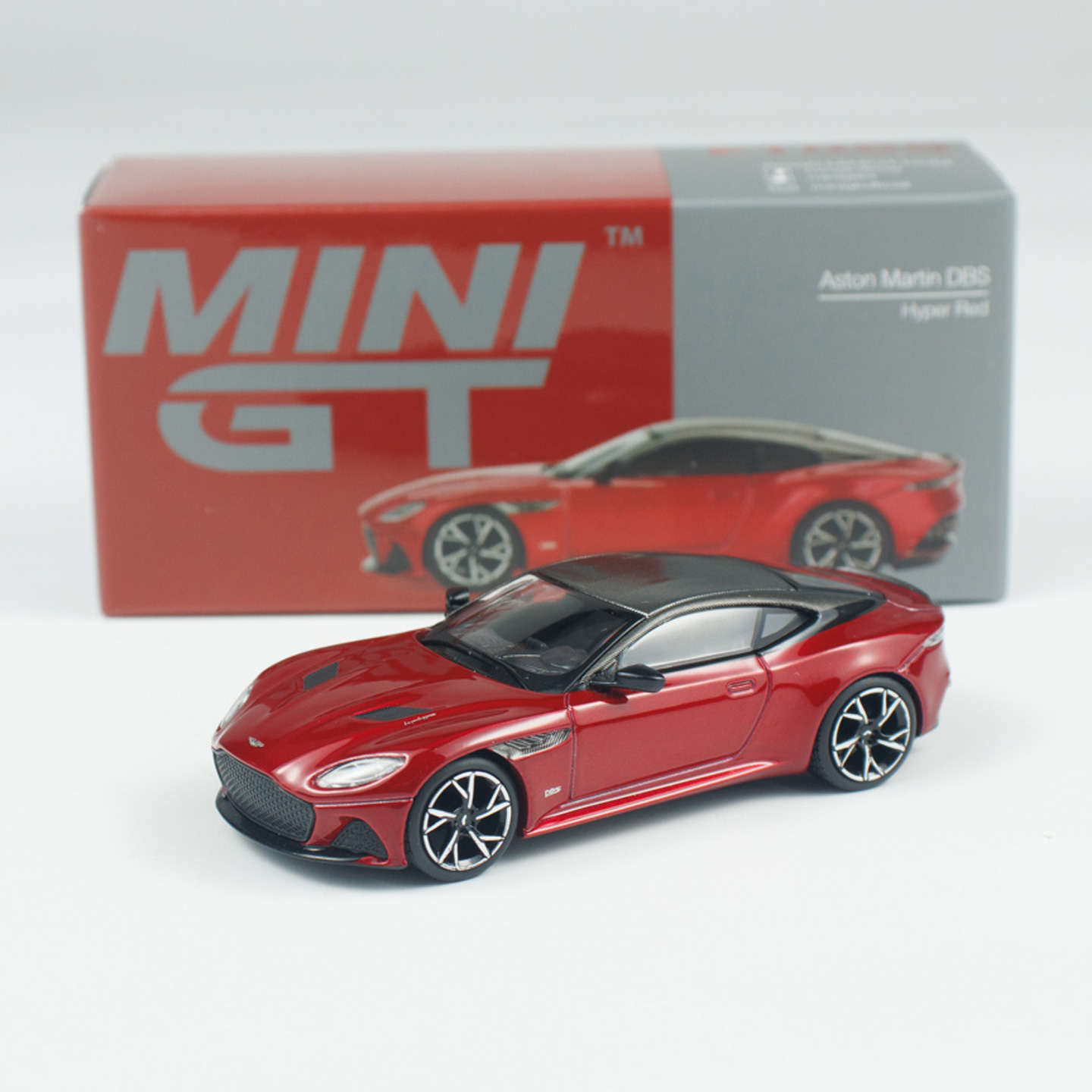 阿斯顿马丁1/64汽车模型