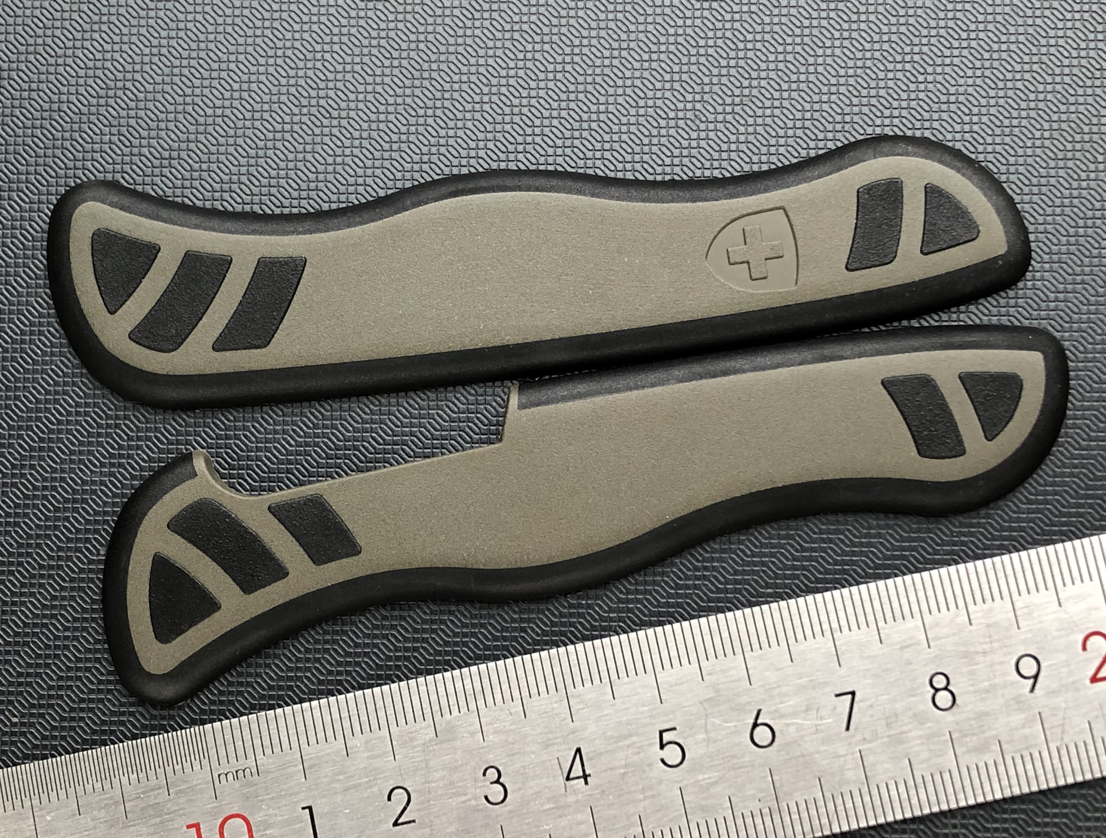 111mm瑞士军刀配件德军士兵原装双层橡胶防滑贴片刀柄外壳