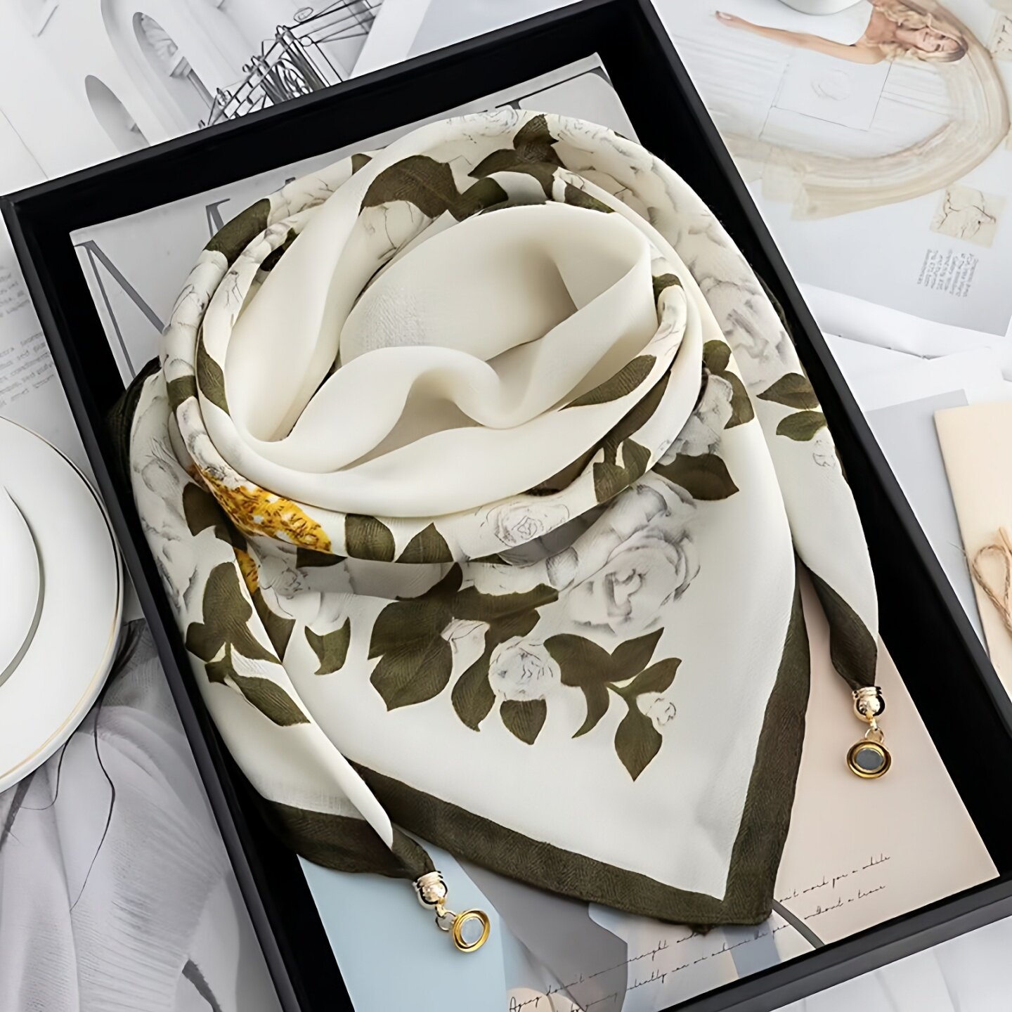 磁吸三角护颈小围巾女2025新款秋冬季棉麻丝巾高级感脖子方巾围脖