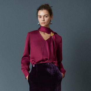 HUI卉朱陶红逸韵飘逸感上衣V领飘带设计H型宽松廓形抗皱2025新款