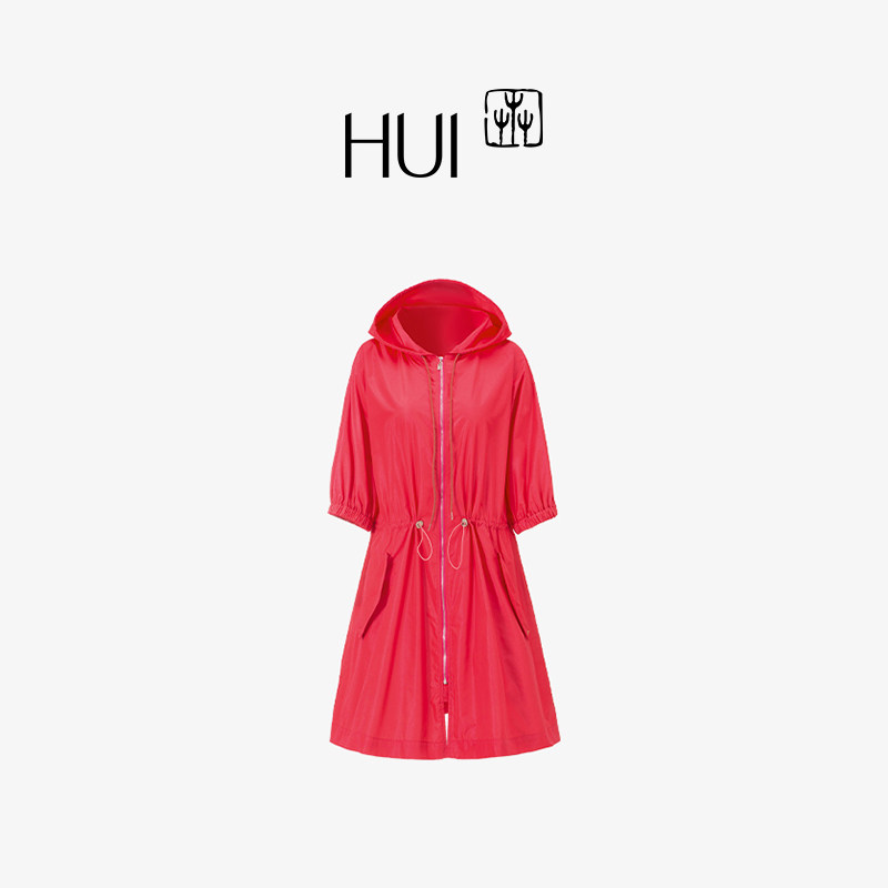 HUI卉艳红色轻盈回弹五分袖自由调节腰部抽绳运动连帽时尚风衣