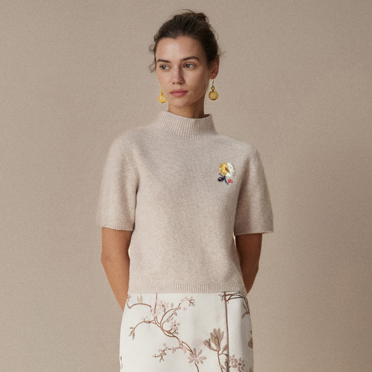 HUI卉绵羊毛半高领直筒针织毛衫