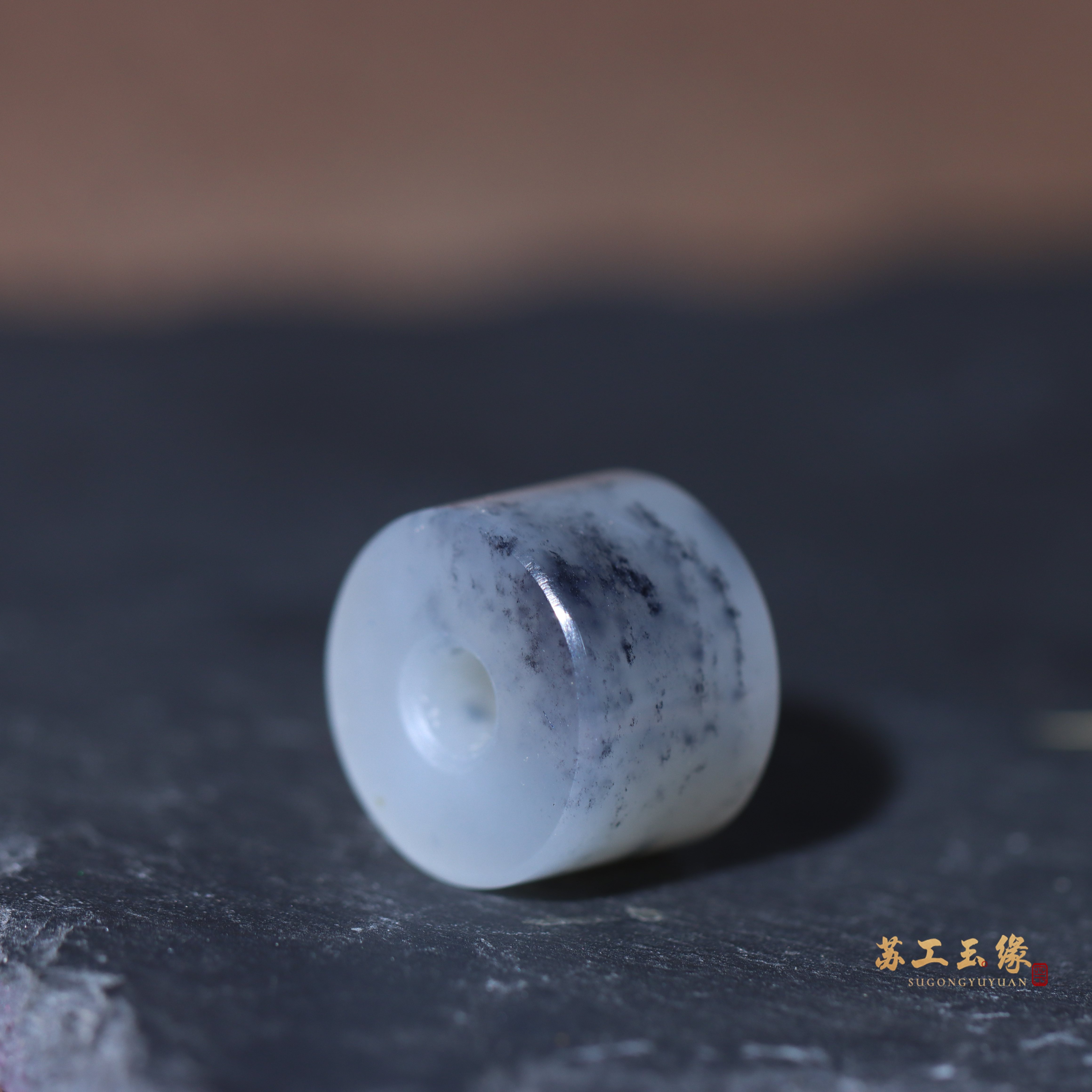 苏工玉缘和田玉籽料青花桶珠勒子