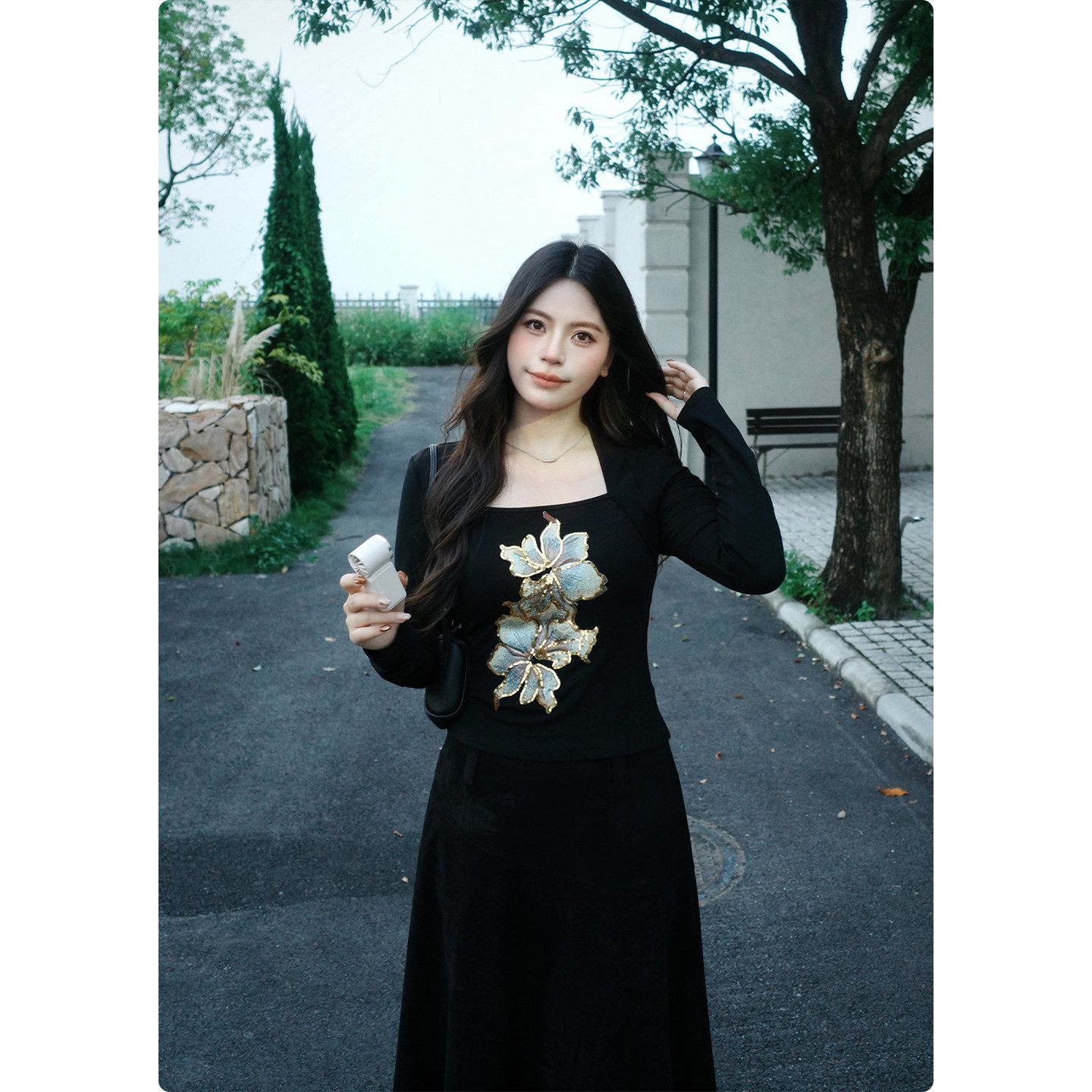 糯米子[夜花知雅]复古刺绣花卉长袖T恤女秋季亮片拼接设计感上衣