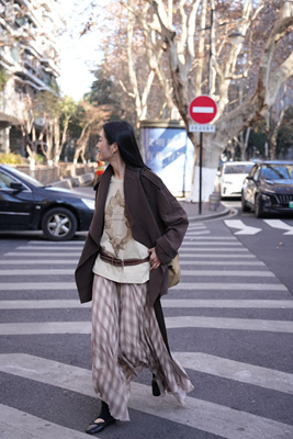 UNCODED26春雾面风衣外套W207手绘棉麻t恤308-1浪漫不规则半裙209