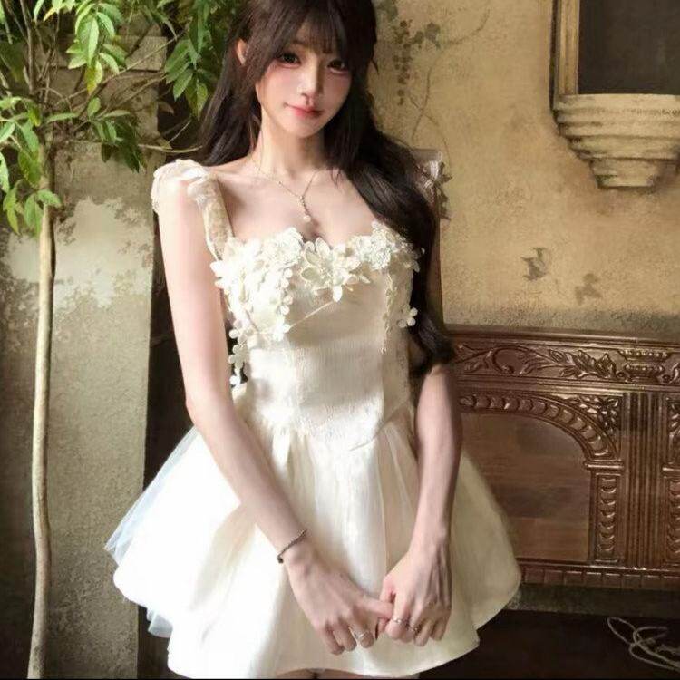 夏季甜美减龄设计感荷叶袖洋装气质收腰显瘦初恋裙蓬蓬公主短裙