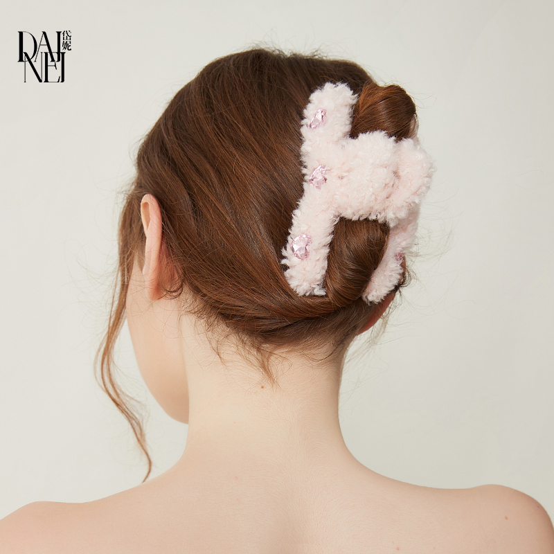 DAINEI爱心毛绒抓夹甜美鲨鱼夹女