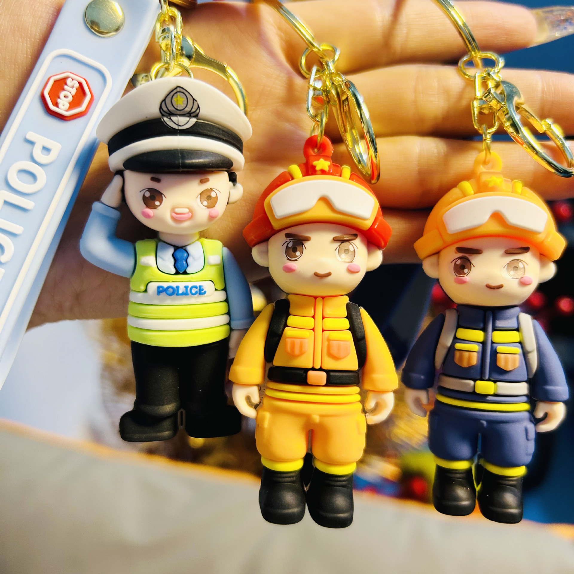 钥匙扣敬礼警察消防员可爱挂件