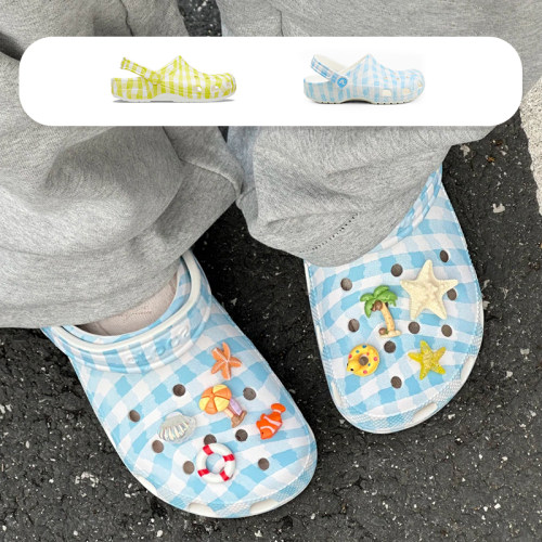 Crocs卡骆驰经典格纹印花洞洞鞋