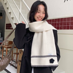 小香风山茶花羊毛混纺围巾女冬季保暖黑白撞色百搭护颈针织围脖