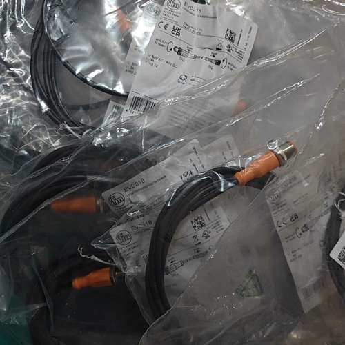 EVC218IFM易福门M8转M12公母头链接线议价