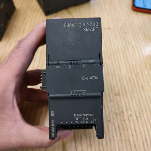 200smart，6ES7 288-3AT04-0AA议价