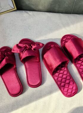甜美蝴蝶结红色缎面格纹新郎新娘结婚陪嫁居家室内防滑一字拖鞋