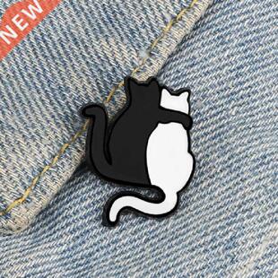 Black And White Cat Enamel Pins Hugging Cats Brooches Cartoo