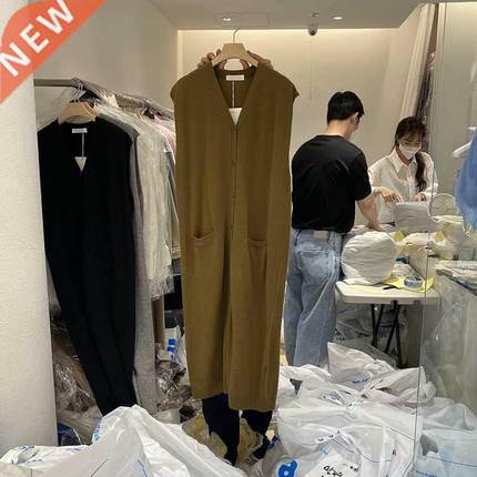 SuperAen 2022 New Solid V-neck Sleeveless Casual Button Card