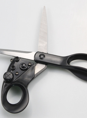 带激光红外线剪刀红色光线家用多功能剪直导航裁剪不弯曲的剪刀