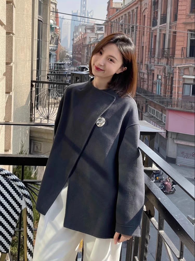 금색과 은색 단순 유선형 불규칙 원형 브로치 디자인 틈새 정장 스웨터 핀 액세서리