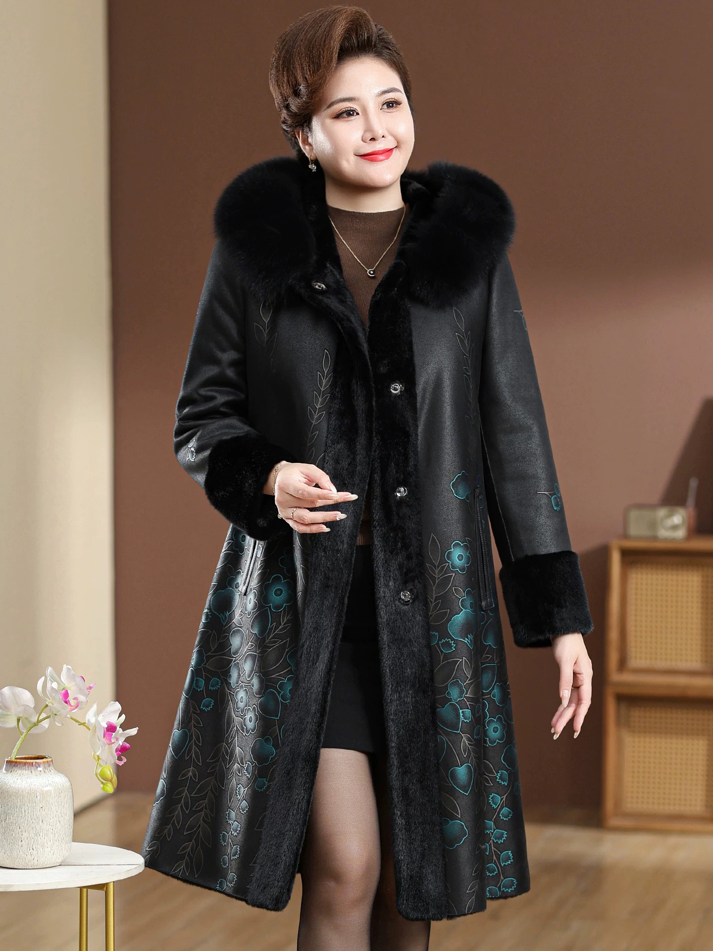 中老年女装妈妈装2025新款冬季加厚保暖皮毛一体外套中长款大衣服