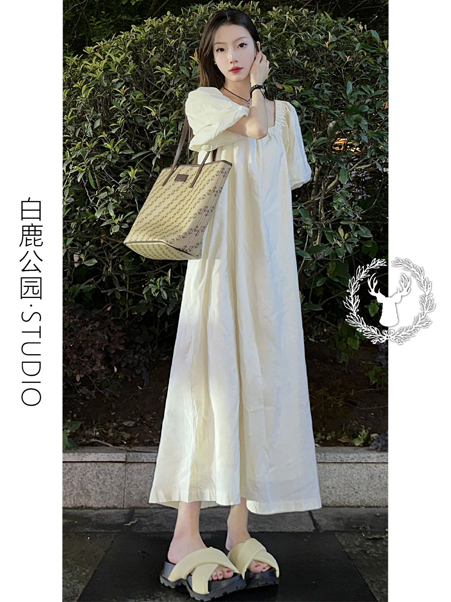 法式初恋系甜美方领泡泡袖连衣裙