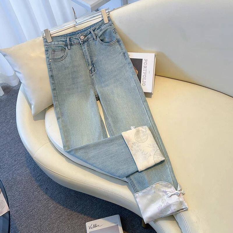 新中式国风窄版直筒牛仔裤女春季2025新款拼接翻边盘扣刺绣烟管裤