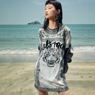 莲灿正品 连衣裙女 民族季 沙滩海边度假针织印花圆领设计感短袖