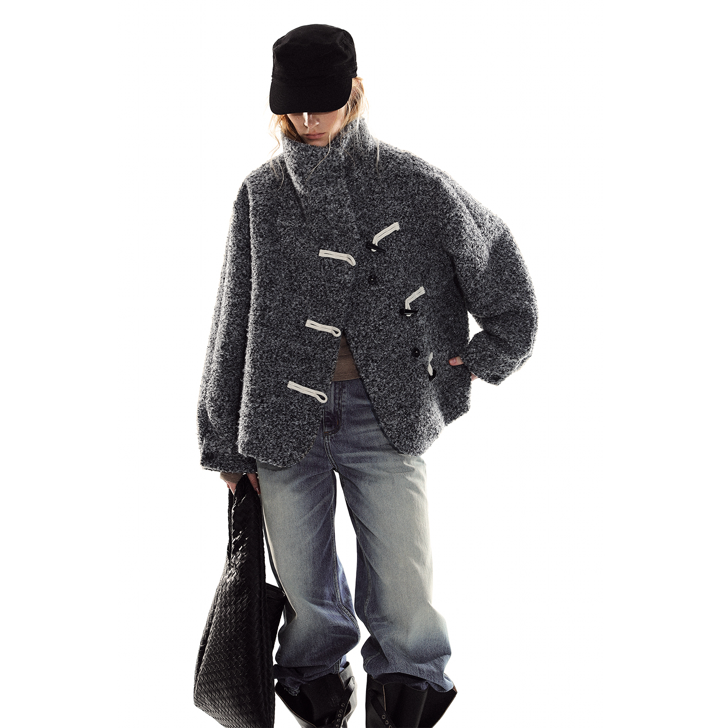 ADORE YOU 一片式立领圈圈呢短款上衣复古宽松牛角扣毛呢外套