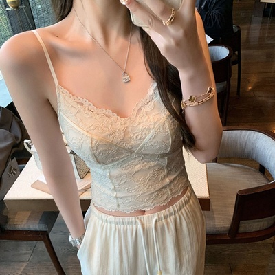纯欲蕾丝花边保暖打底背心带胸垫