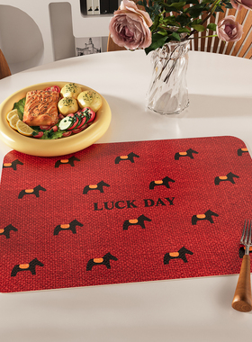 PVC桌垫防水防油轻奢高级感红色小马防烫杯垫免洗可擦餐垫隔热垫