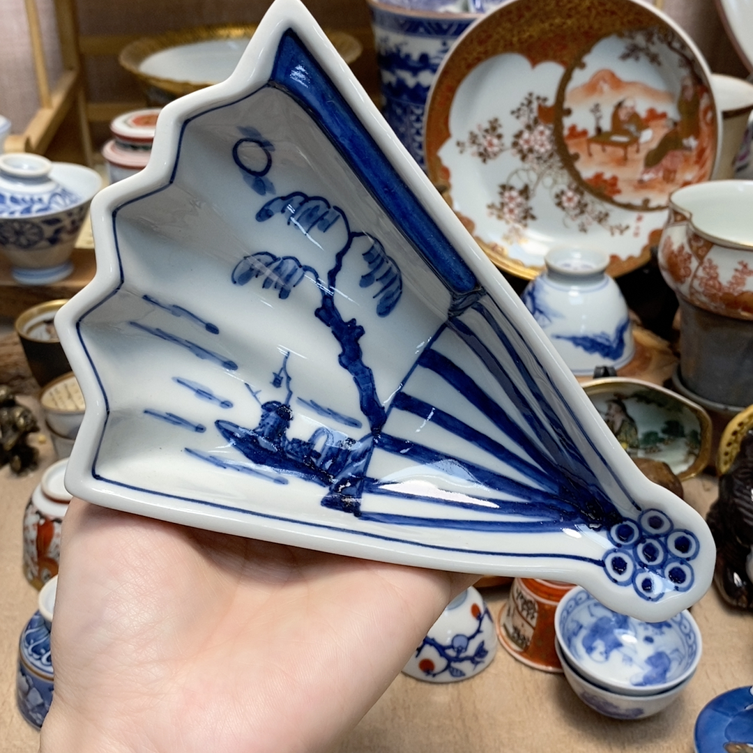 老九谷 名家 手签款 手绘青花山水三足异型小钵