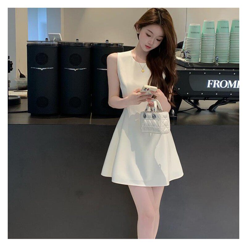 小个子气质无袖收腰连衣裙女2025夏季a字法式千金风短款背心裙