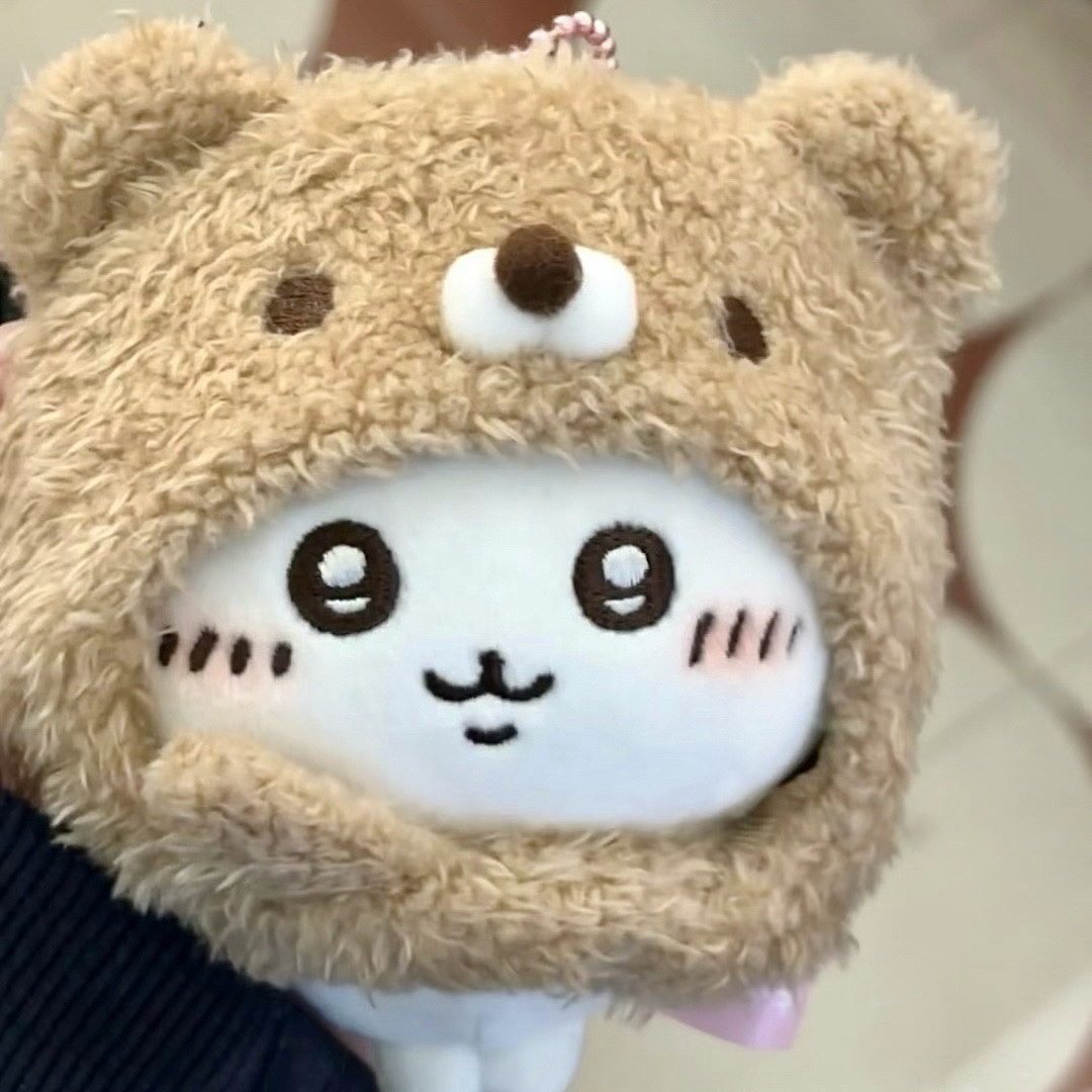 日本正版chiikawa吉伊小熊公仔帽子头套挂件可爱娃娃用衣服自嘲熊