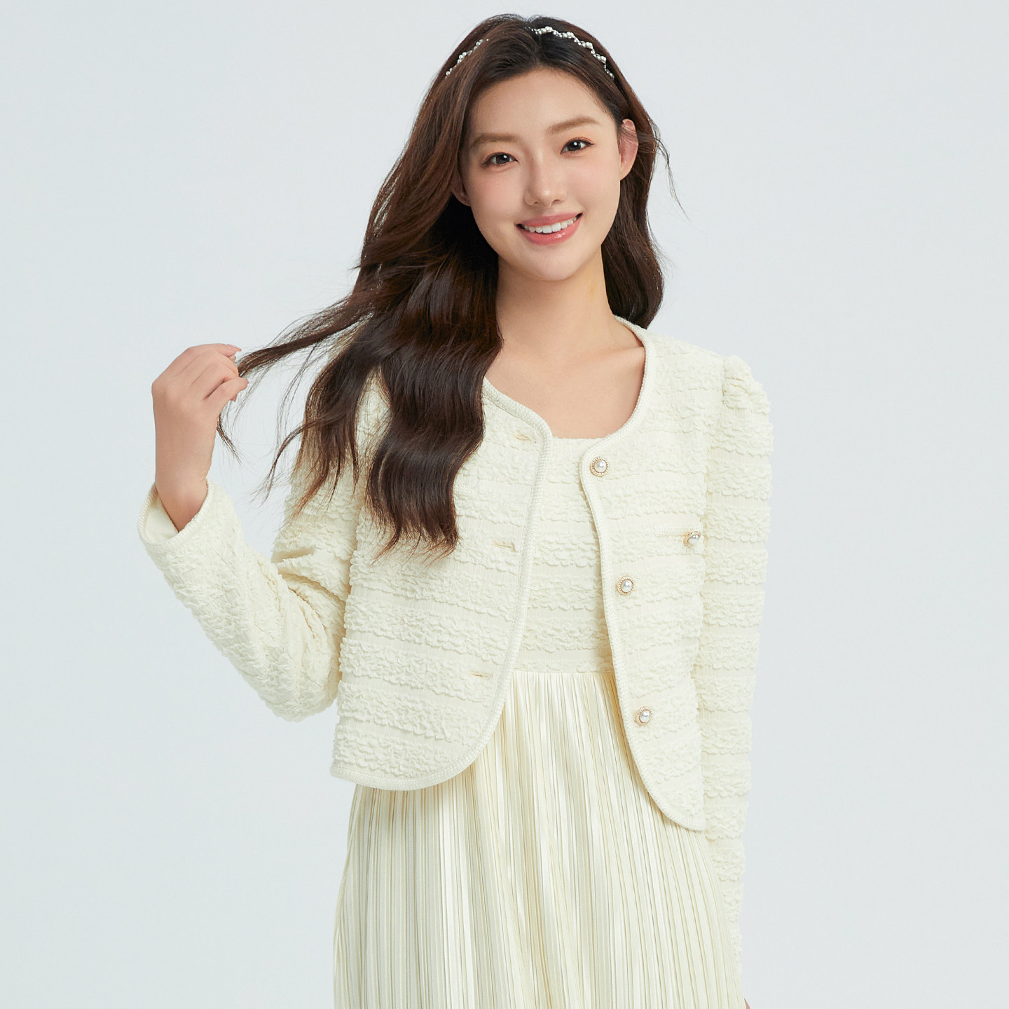 鲁思蒂2026秋新款肌理吊带连衣裙女压褶大摆打底通勤长款吊带裙