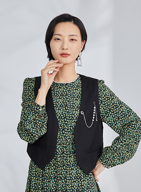 Lucidy/鲁思蒂马甲女2024春新品百搭通勤简约单排扣圆领纯色外套