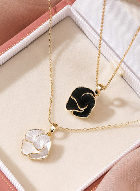 2025新款白色山茶花项链女高级感百搭锁骨链跨境气质项饰时尚吊坠