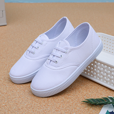 校园运动学生表演小白鞋