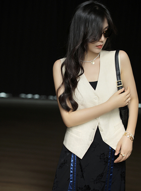 Sorrytin M家同款  版型裁剪非常好 很有睿智感的雨露亚麻V领马甲