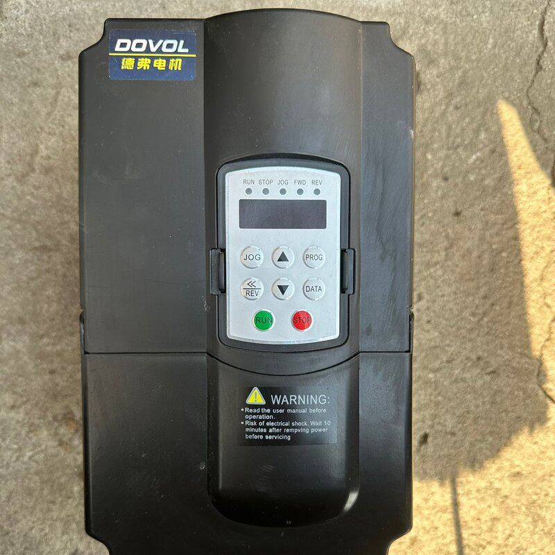 可维修德弗变频器一台,DV900-5.5G/7.5P-00议价