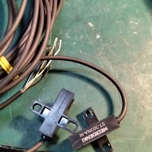 议价MEIJIDENKI明治槽型光电传感器三个，型号ST-303可维修