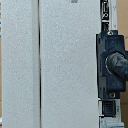 议价安川SGD7S-200A00B伺服驱动器可维修