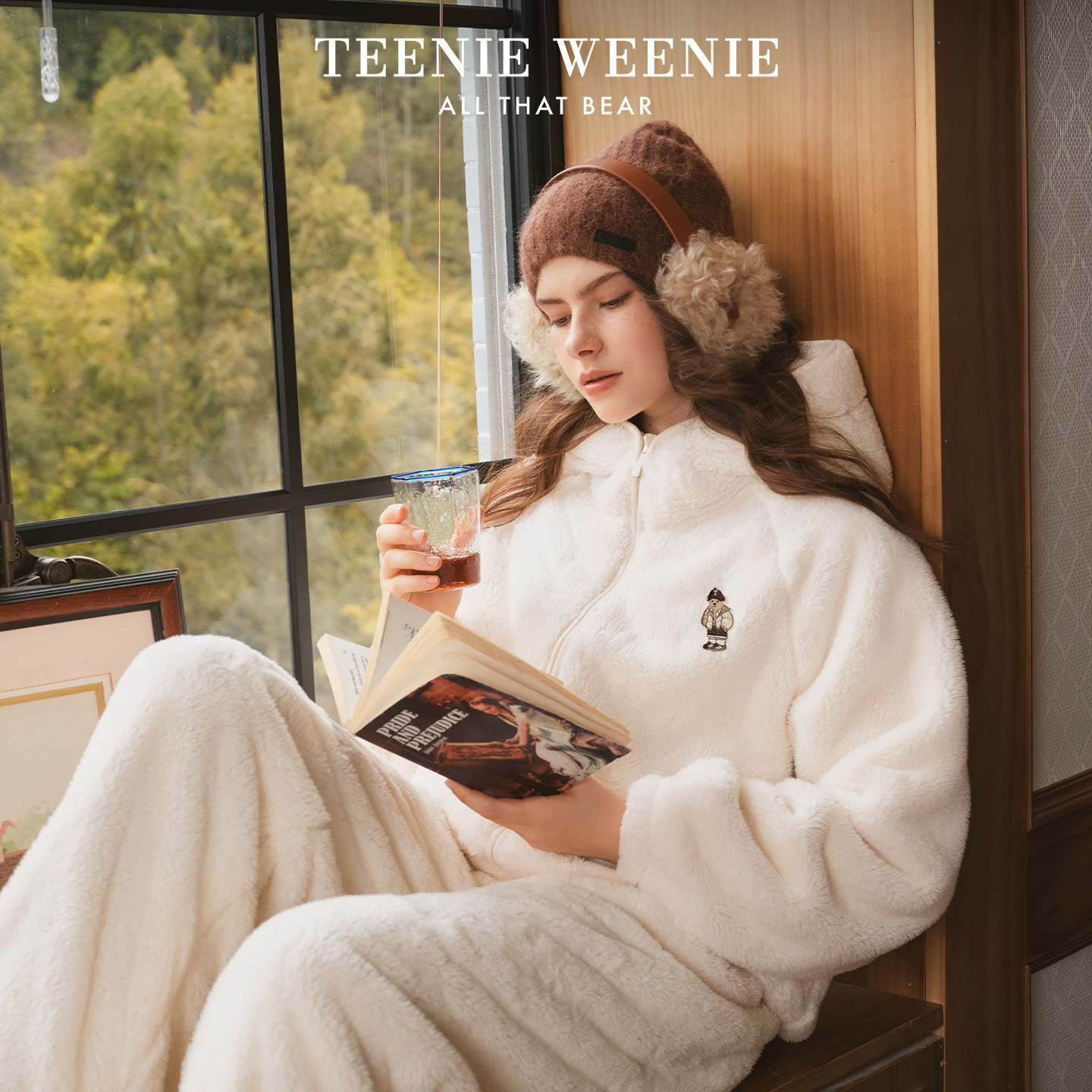 TeenieWeenie小熊睡衣女款2026新款冬季加厚保暖连帽抗静电家居服