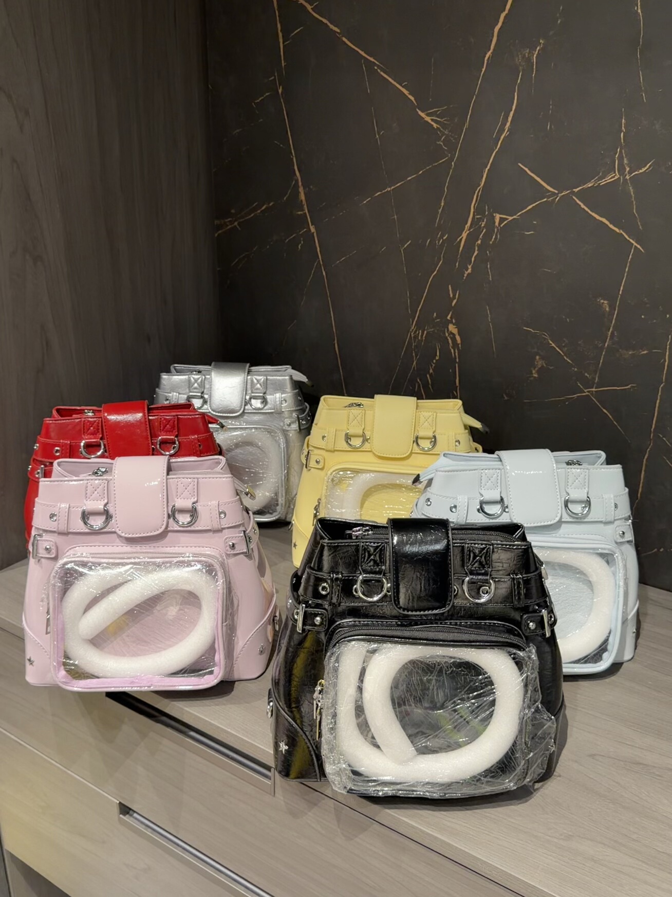 原创设计轻便小食量痛包单肩斜挎娃包演唱会痛包