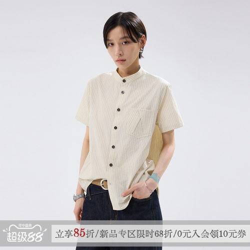 「棘」人字型褶皱短袖衬衫
