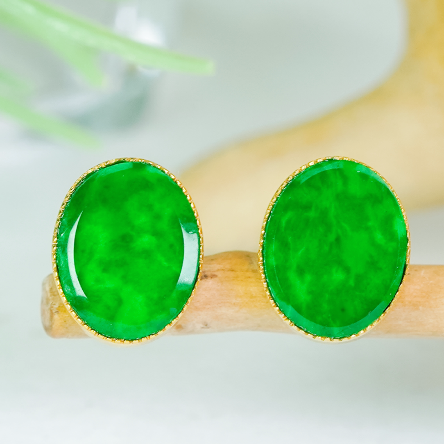 18k金镶嵌天然翡翠A耳钉货轻奢高级感满绿龙石翡翠椭圆牌耳饰